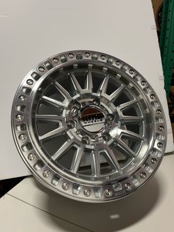 New kmc 557 17” 6x139 gloss silver