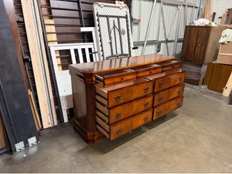 Dresser $200