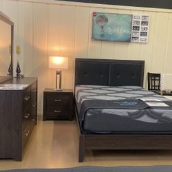 Queen bed set 4pc (no mattress included)