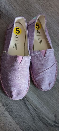 TOMS Classic Slip-On Shoes Size 5