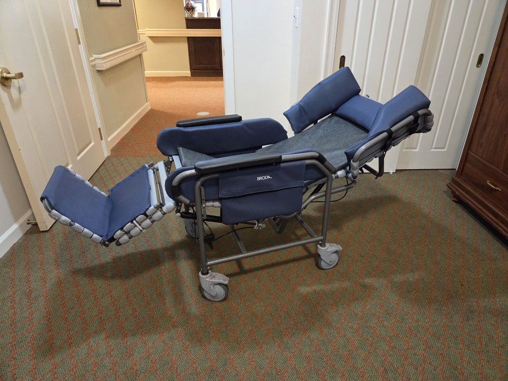 BRODY Centric Positioning Wheelchair