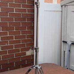 Tama stage master  cymbal stand Expands to 5 feet  missing parts top half and boom is missing check pictures your welcome to check it out before buyin
