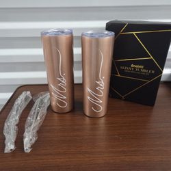 Mrs & Mrs Skinny Tumblrs