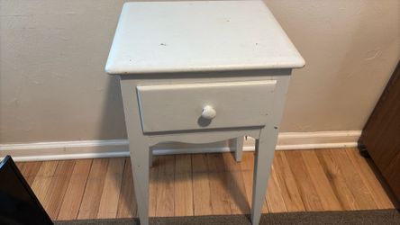 High-quality solo night stand