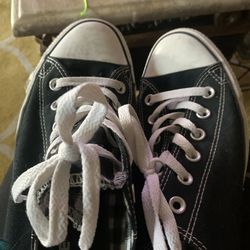 Black converse women’s size 10 men’s size 8