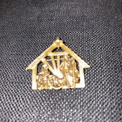 1 1/2 inch nativity brooch