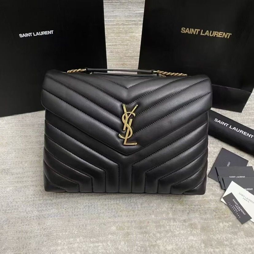 Ladies' classic handbag