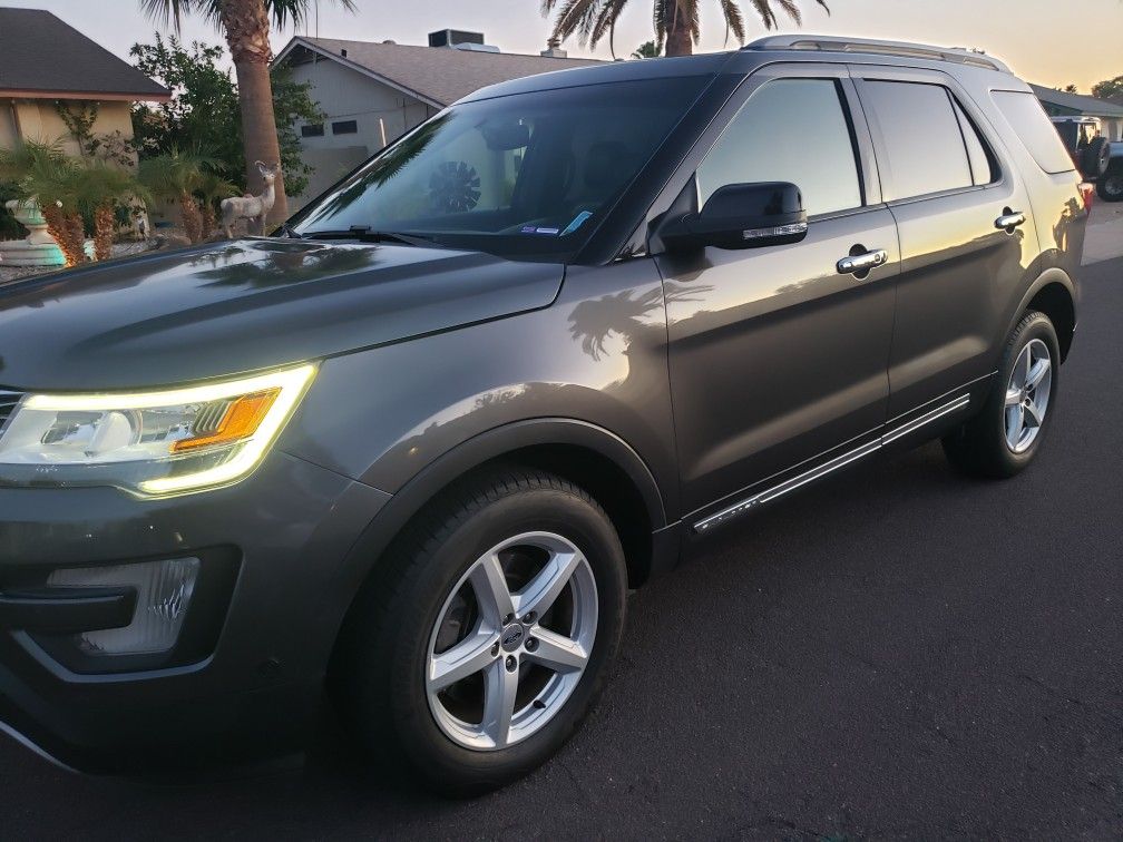 2017 Ford Explorer