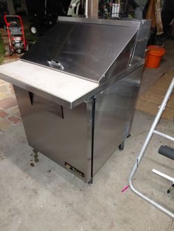 Food prep  True Refrigerator