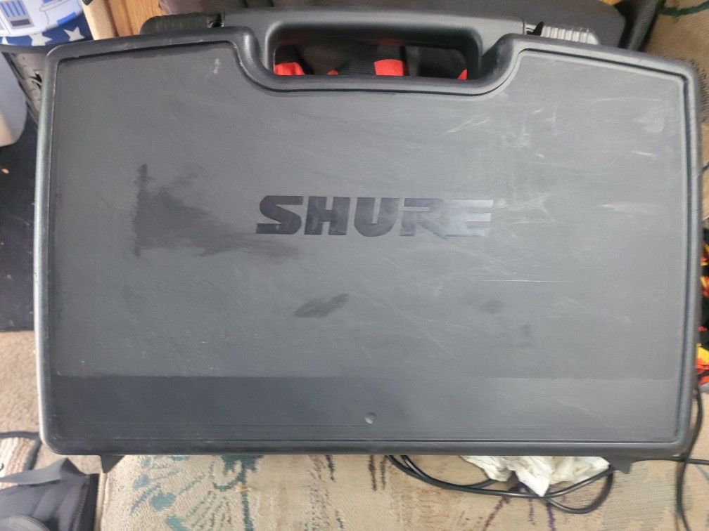SHURE Mic setup in case