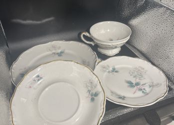 4 Piece Kashmir Rose China Set Pieces