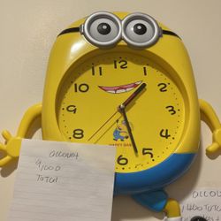 Minion clock very good And It’s New 