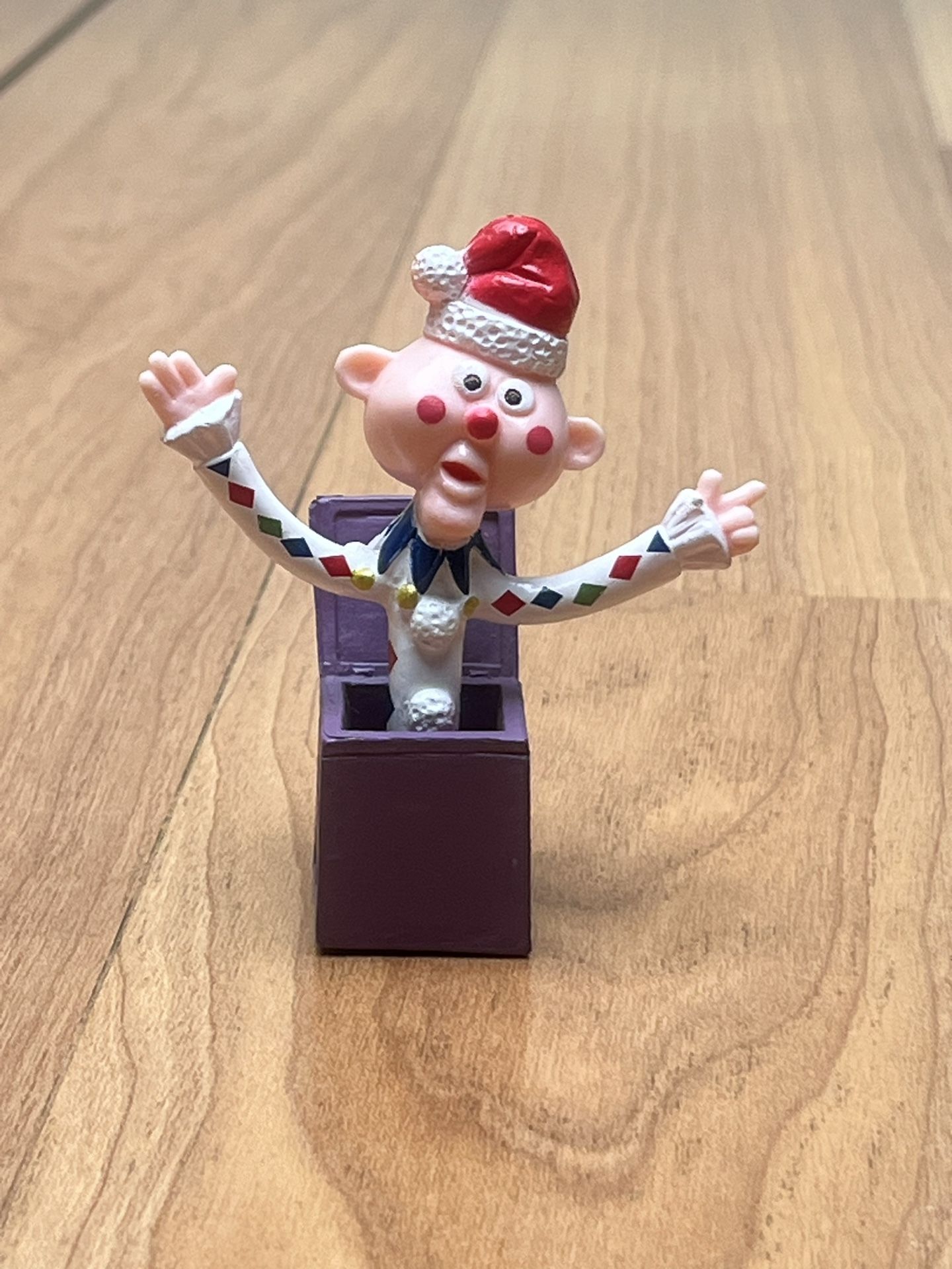 CHARLIE IN THE BOX Plastic PVC Figure Misfit Toys Rudolph CHARACTER ARTS Round 2
