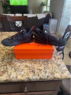 Nike size 9.5 men