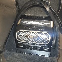 Accordion Tono De Fa Crucianelli Compacto