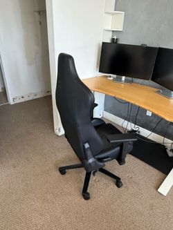 Secretlab Titan Premium Ergonomic Gaming / Office Chair - Black