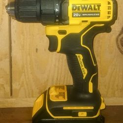 20vMax DeWalt 1/2 in.  Drill/Driver DCD708 With Battery