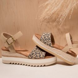 TOMS Diana Doe Leopard Canvas