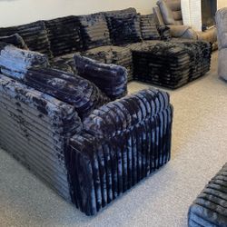 New In Stock Black super Plush 4pc Sectional W/ Accents  $1599 On Sale $10 Down Takes It Bad Credit ok Credit builder Program Can Deliver Today Outlet