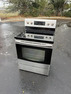 Samsung 30-in Glass Top Self-Cleaning with Steam Electric Range (Stainless)