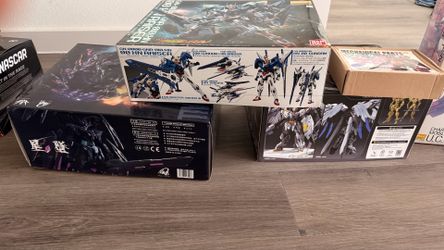 Gundam kits unbuilt