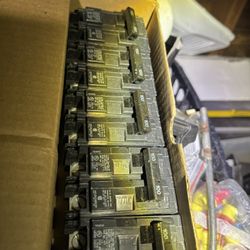 100 Amps  Double Pol  Siemens  Braeker