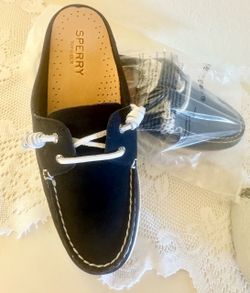 **** NEW IN BOX WOMEN SPERRY LOAFER - PLS READ DESCRIPTION  ****