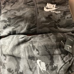 Mens Nike sweatsuits Sizes s-3x hmu $70 each 😎🙌🤞🏾