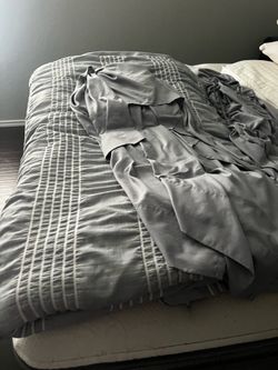 Full sized bedding set