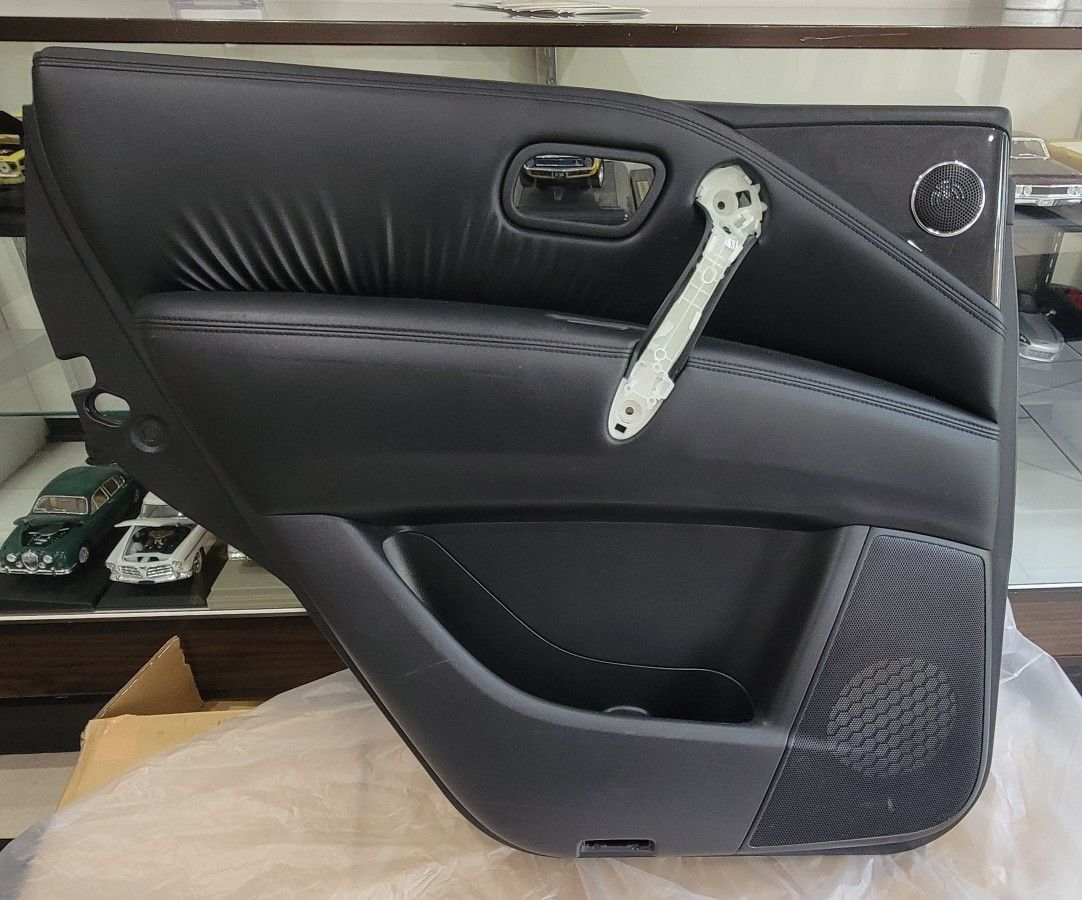 2015 to 2021 Nissan Armada/ Infiniti ( Rear Door Trim Panel)