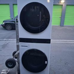 NEW !! LG THINQ 27" WHITE WASHER AND GAS DRYER TOWER