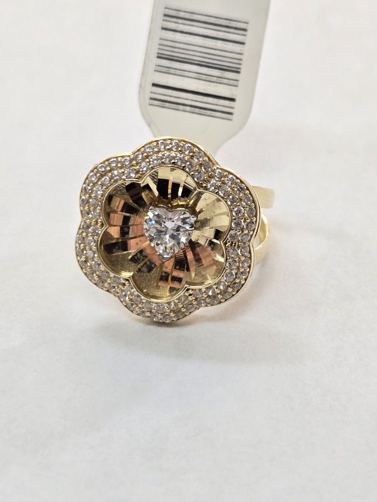 14kt Gold CZ Stone Flower Ring 