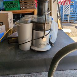 Juicer Very Good Just Buying A Press Juicer. Asking $25.