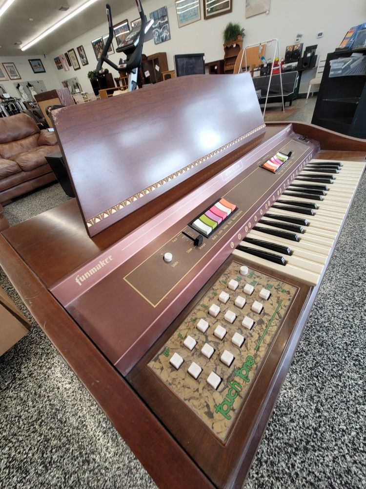 Electric Organ In Working Condition