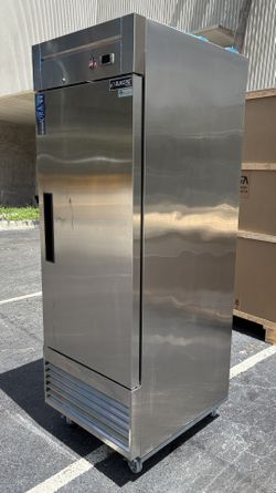 One (1) Door Stainless Steal Reach in Freezer Restaurant Equipment 