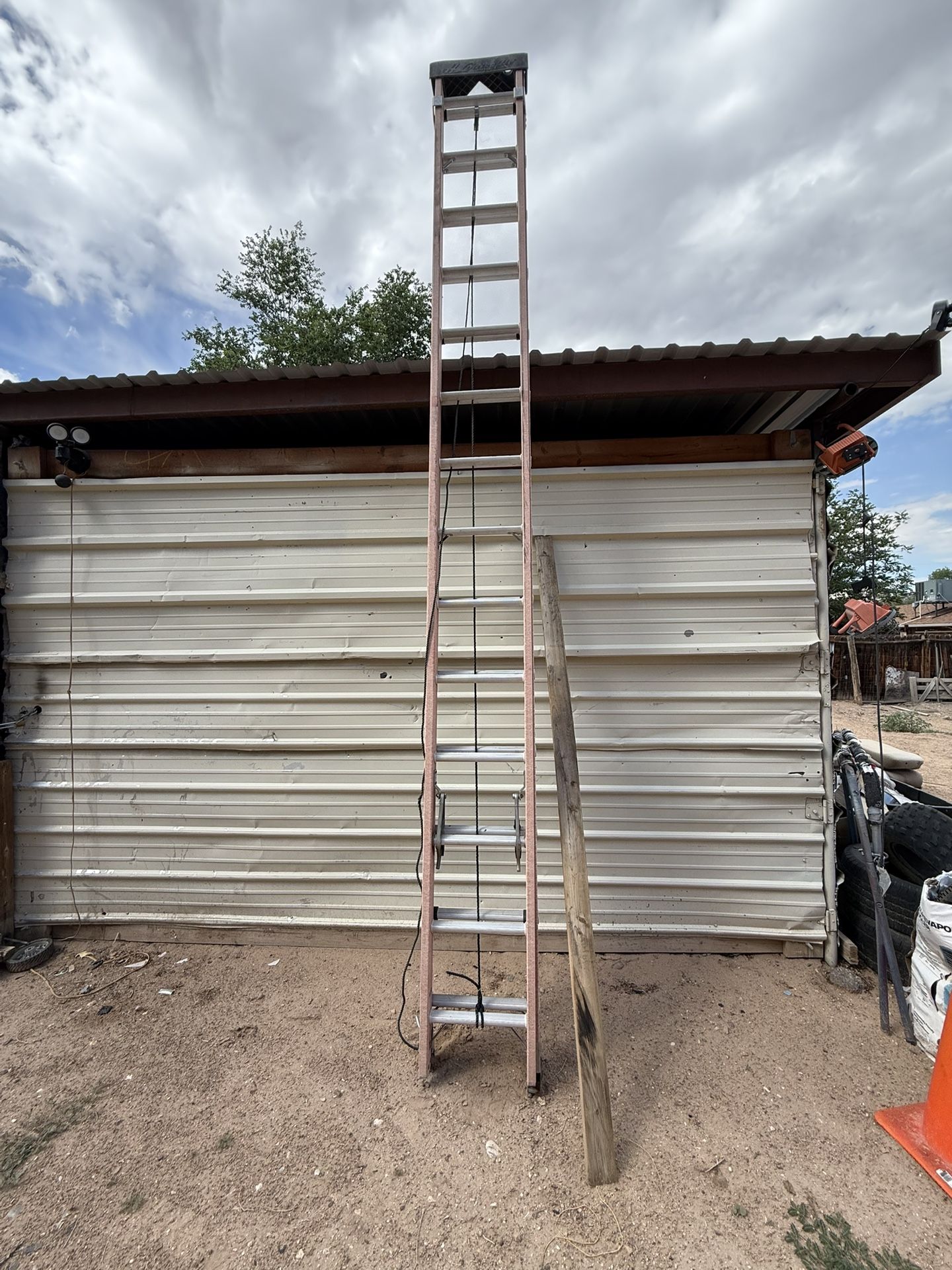 28 Ft Ladder