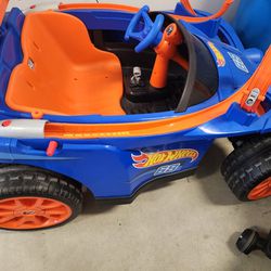 Power Wheels Hot Wheels Racer Battery-Powered Ride-on, 12 V, Max Speed: 5 mph