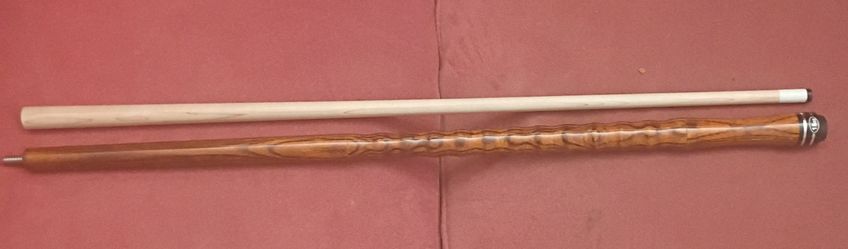 Brand new 18oz STEALTH pool cue with case