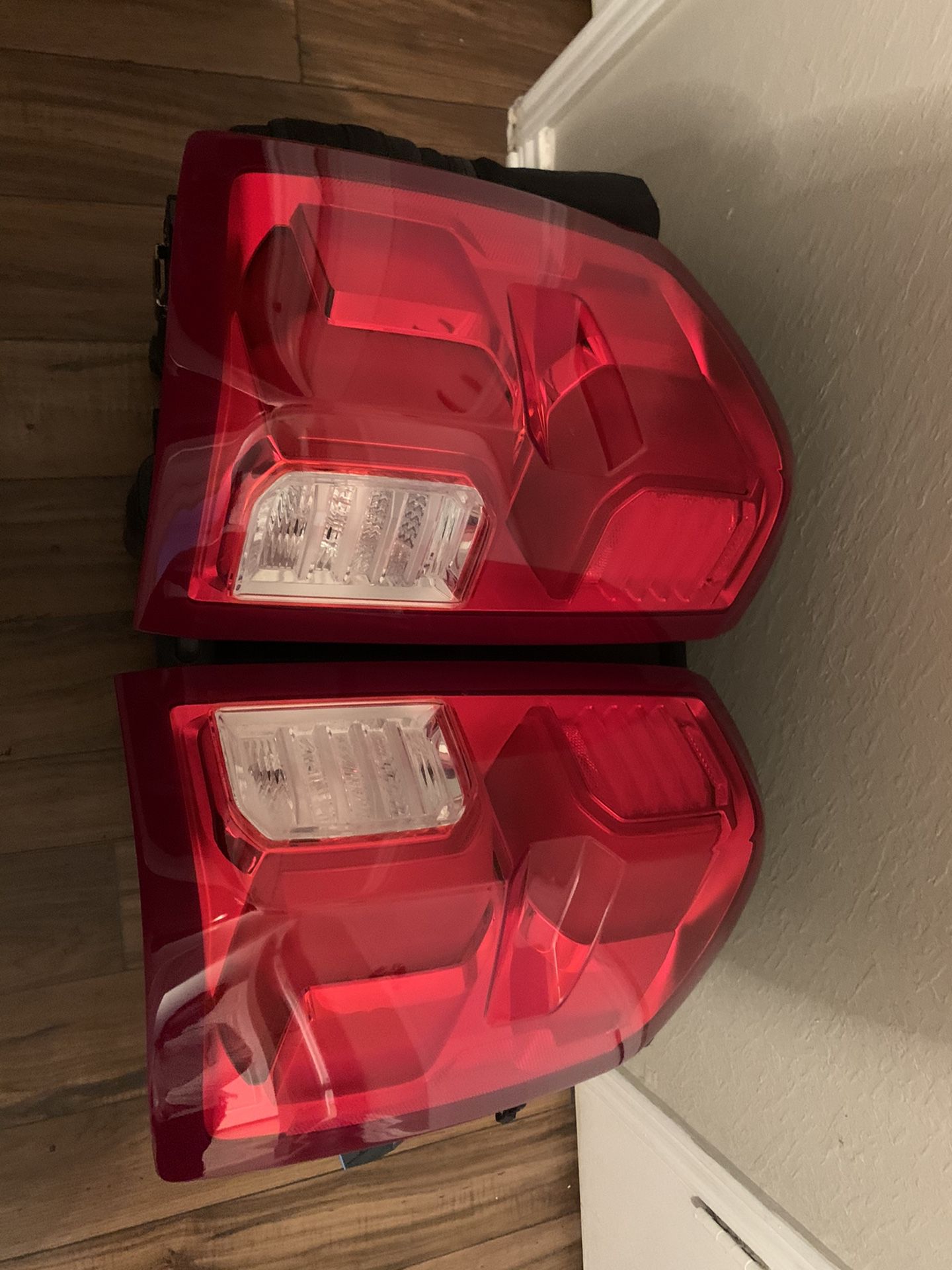 2014-18 LTZ HIGH COUNTRY TAILLIGHTS