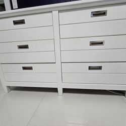 Pottery Barn Dresser (Emery)