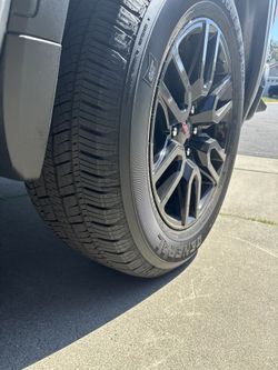 Like New Set Of 275/60/20 Tires