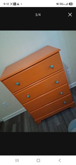 Dresser