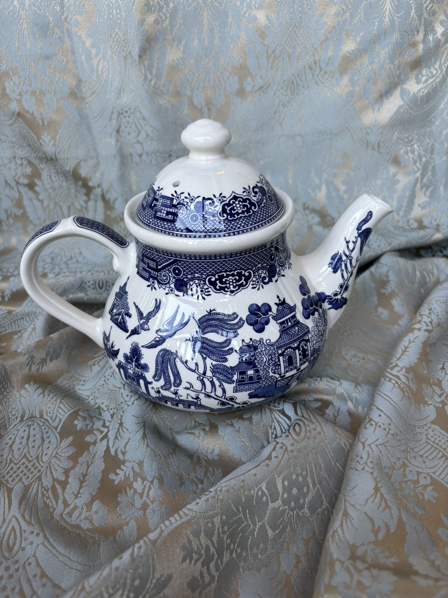 $60 Churchill, Staffordshire England.  Reproduction Blue Willow coffee tea pot. Perfect condition. 