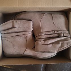 St. John's Bay Boots