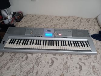 YAHAHA WORKING PIANO