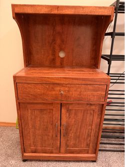 Baker’s rack / microwave stand