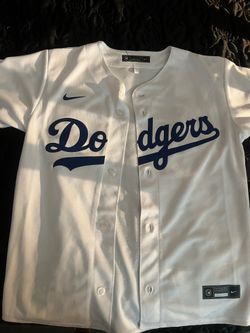 Child medium dodgers jersey BRAND NEW  (nothing wrong with item just not a sports girly😊)