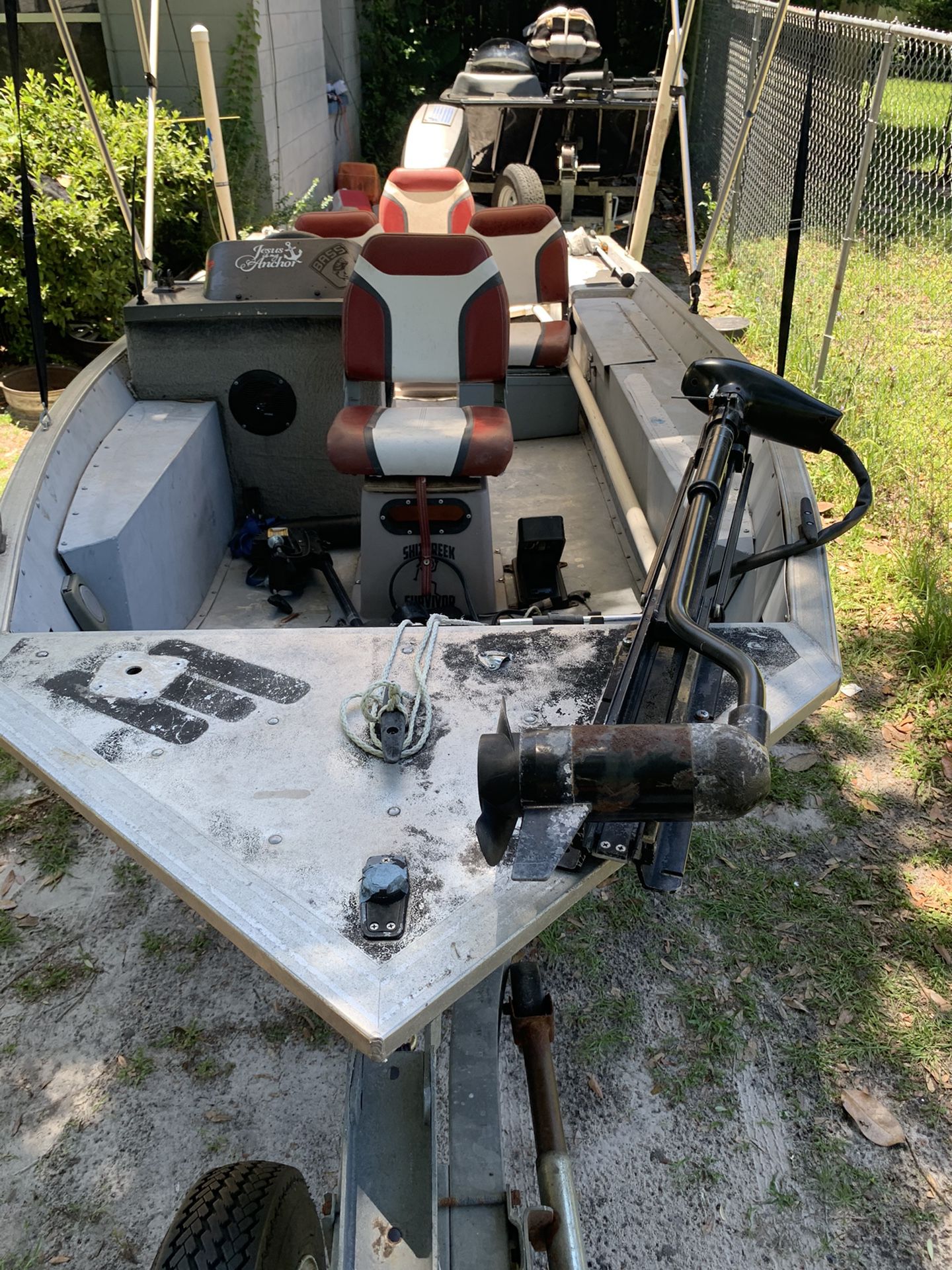 Photo 16 Ft Grumman With 50hp Evinrude Or Trade