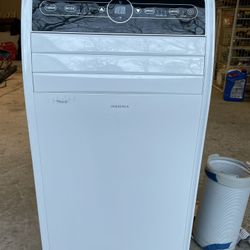 INSIGNIA   Portable  Air Conditioner 
