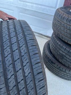 Tires 275/70 /18 set of 4 $700